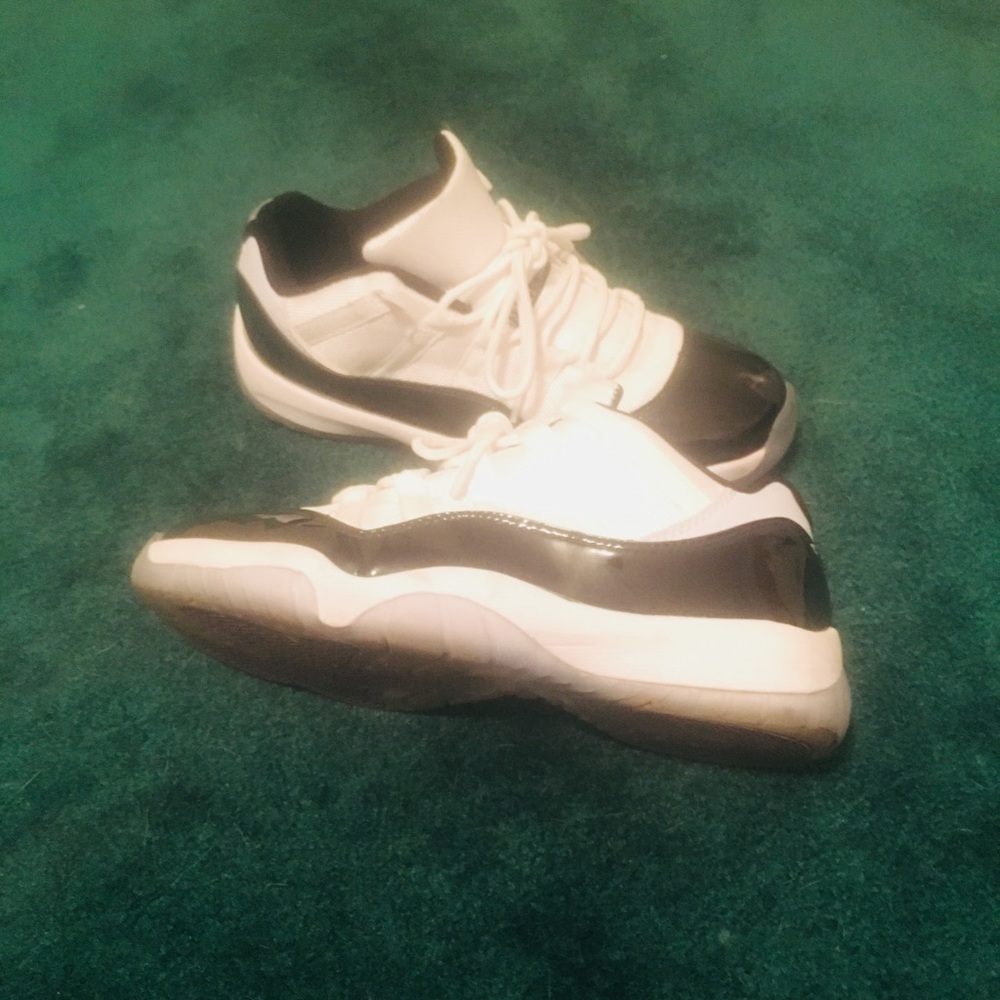 Retro Jordan 11 low concords